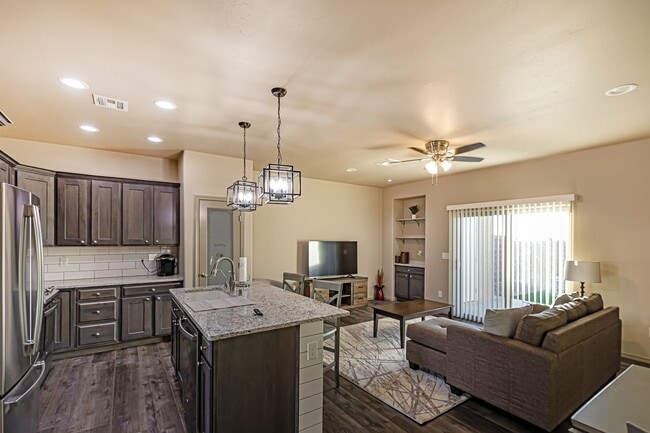 Building Photo - Fully Furnished