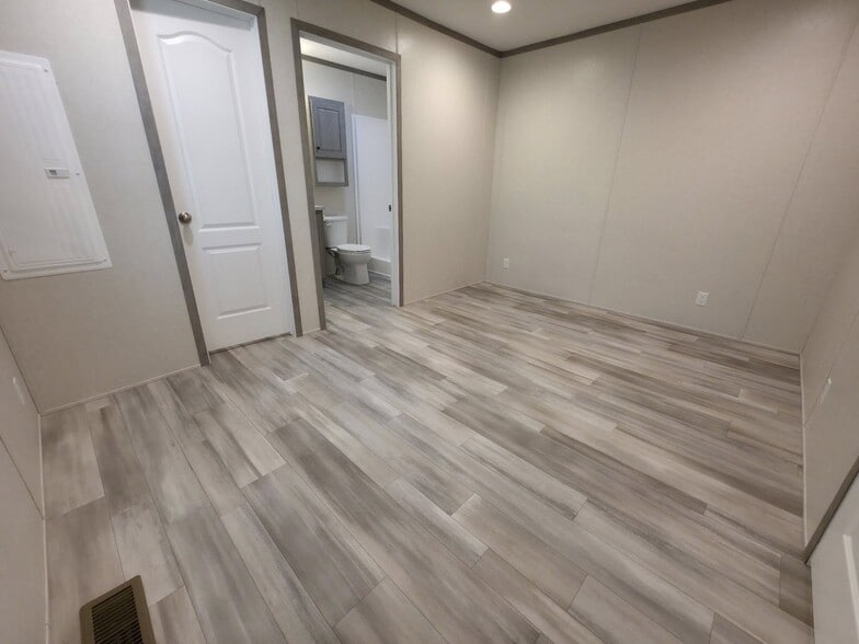 Building Photo - 1308 W Arlington Ave