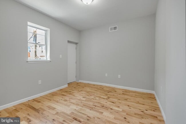 Building Photo - 410 Diamond St