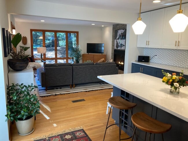 Building Photo - 956 Pratt Ridge Ct