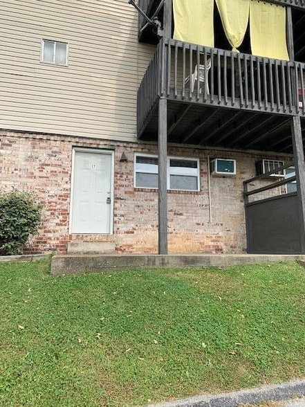 Building Photo - 210 Hendricks Blvd