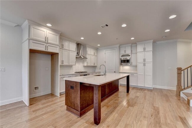 Building Photo - 341 Bailey Walk