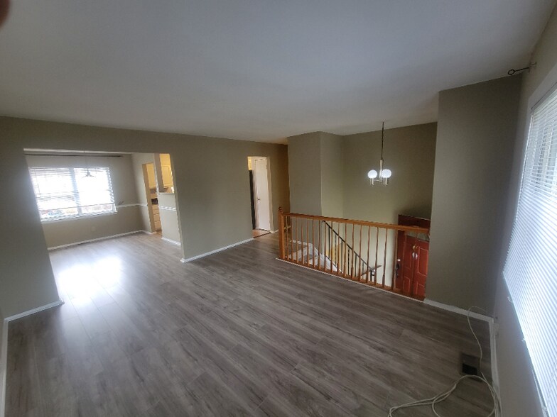 Building Photo - 3313 Barcroft Dr