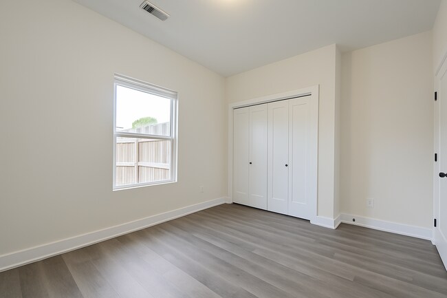 Building Photo - 11655/57 Harry Ct