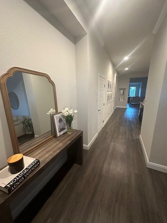 Building Photo - 6707 Gailan Ranch
