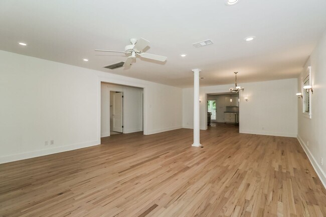Building Photo - Amazing opportunity in the heart of Centra...