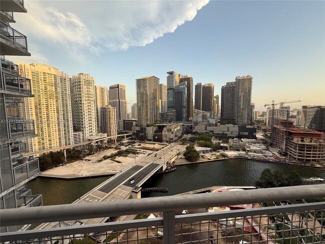 Building Photo - 350 S Miami Ave