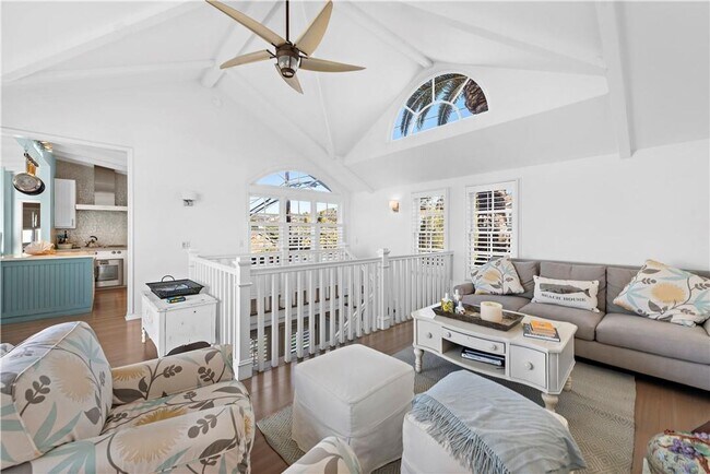 Building Photo - Woods Cove Beach House