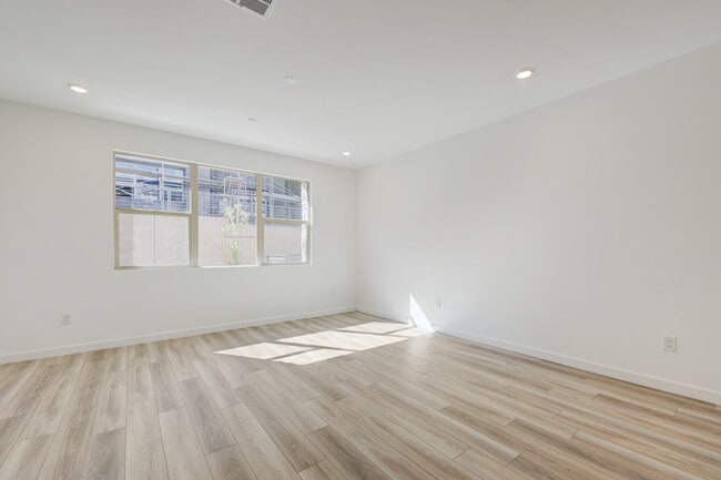 Building Photo - 1533 Melodic Lark Dr