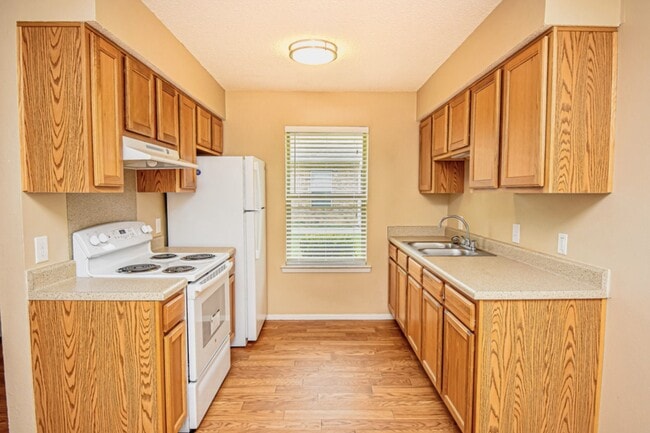 Building Photo - 427 Martin St