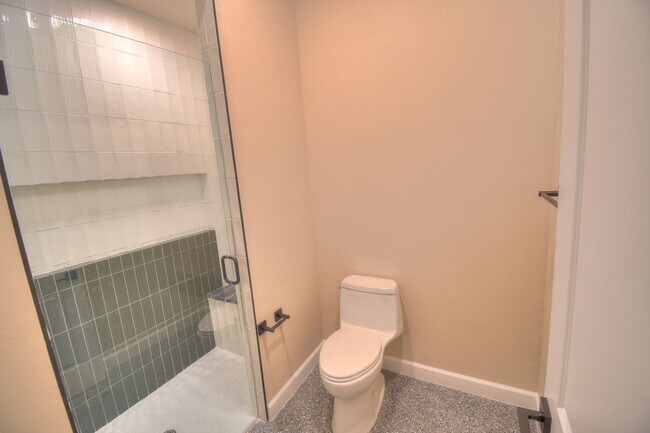 Building Photo - Brand New 3bd/2ba Available