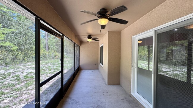 Building Photo - 10 Bellis Ct