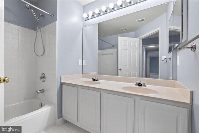 Building Photo - 11405 Windleaf Ct