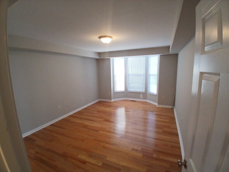 Building Photo - 1445 Urlage Dr