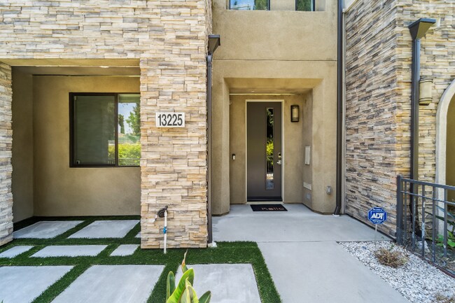 Building Photo - 13225 W Lumina Way