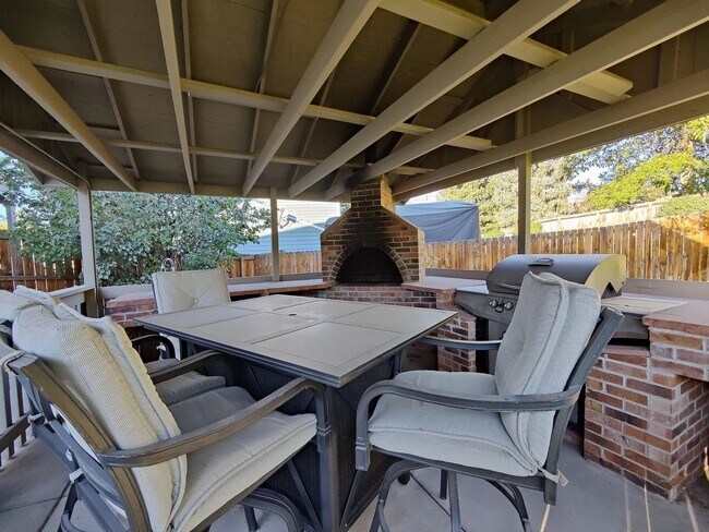 Building Photo - 16456 E Kentucky Ave