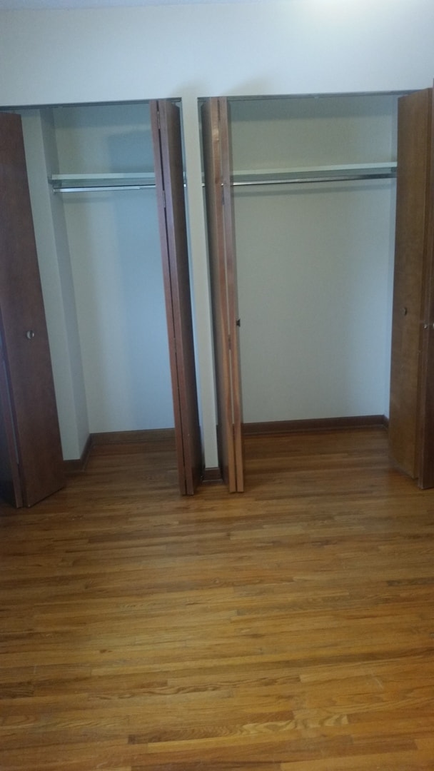 Building Photo - 2 Bedroom, 1.5 Bath Townhouse in Clinton, IA