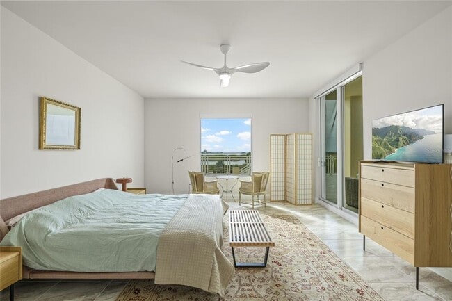 Building Photo - 795 Collany Rd