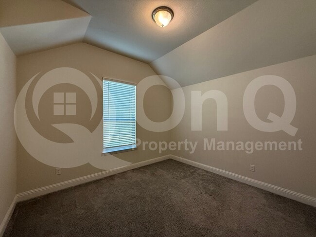 Building Photo - 3906 Greenbrier Dr