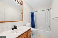 Building Photo - 111 Labella Ct