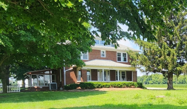 Primary Photo - Brick Farm House North of Terre Haute