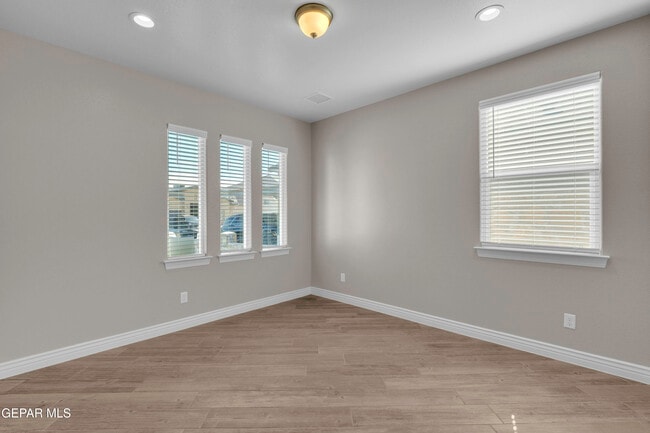 Building Photo - 1807 Dana Gray St