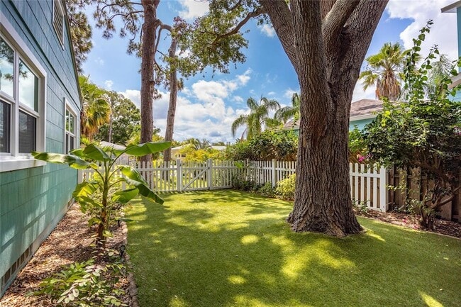 Building Photo - 2709 Upton St S