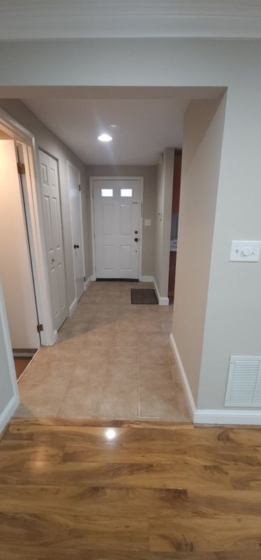 Building Photo - 7886 Marioak Dr