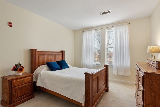 Building Photo - 3 Harvest Dr