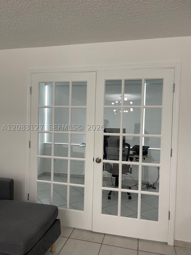 Building Photo - 1200 NE Miami Gardens Dr