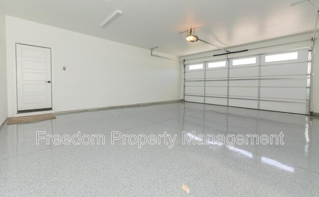 Building Photo - 2125 Oxon St