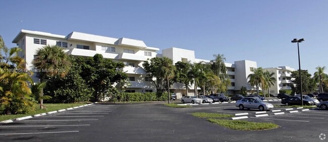 Primary Photo - 7410 SW 82nd St