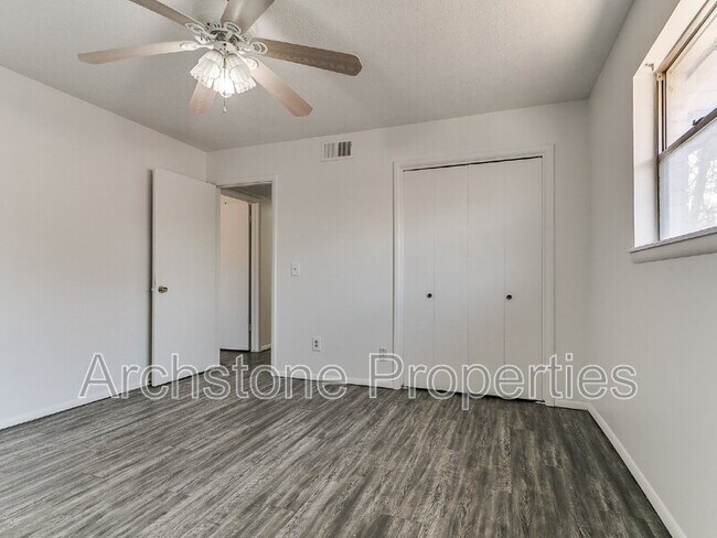 Building Photo - 4508 NW 26th St