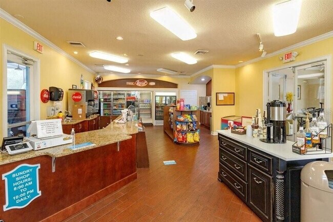 Building Photo - 2314 Silver Palm Dr