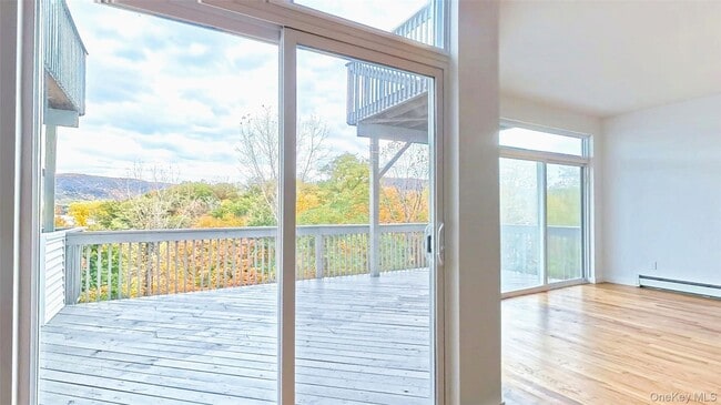 Building Photo - 262 Tamerisk Ln