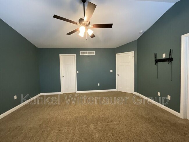 Building Photo - 2711 London Ln