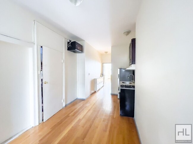 Building Photo - NORTH 9 STREET / Williamsburg / Spacious 1...