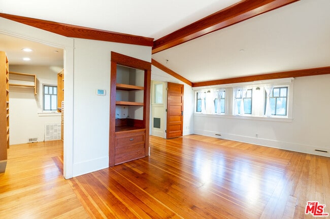 Building Photo - 2544 3rd St