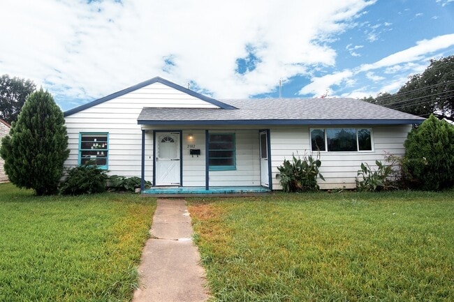 Building Photo - 2102 Norman St