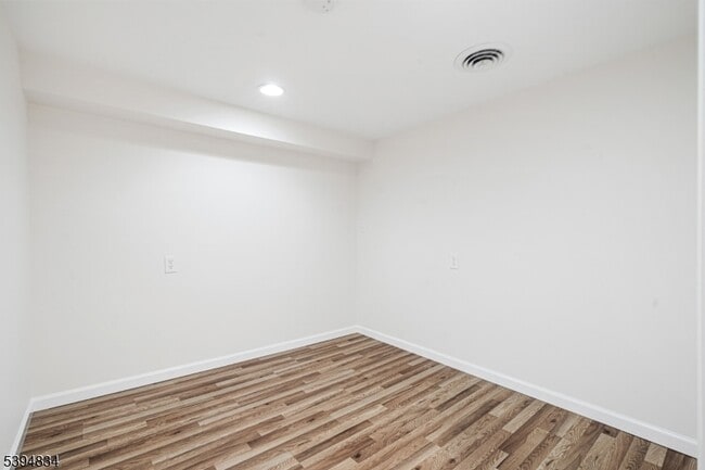 Building Photo - 76 Mt Kemble Ave