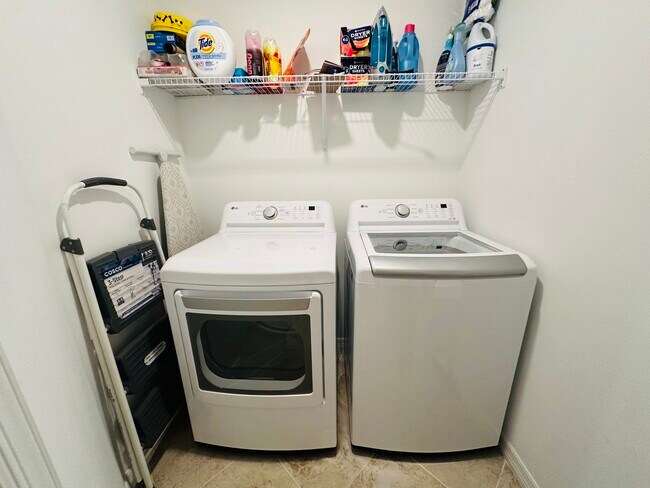 Building Photo - 43040 Greenway Blvd