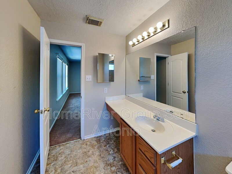 Building Photo - 51 Kenrock Ridge