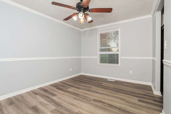 Building Photo - 7847 Kingsgate Way