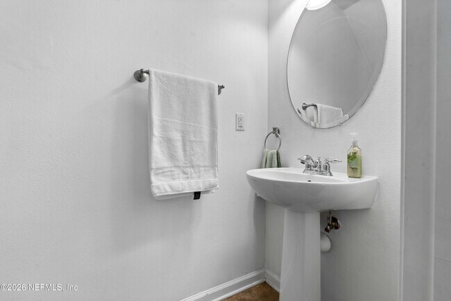 Building Photo - 3897 Lionheart Dr