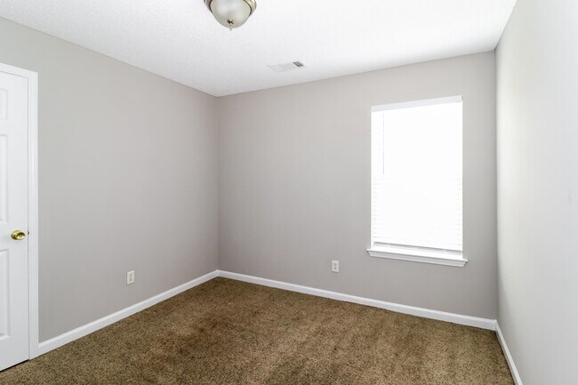 Building Photo - 1052 Cross Wood Ln