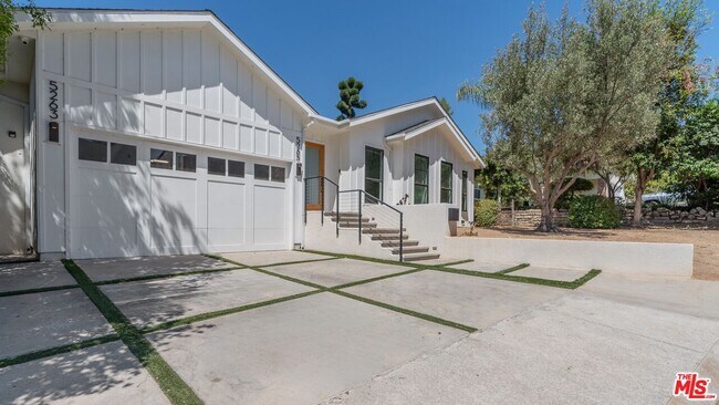 Building Photo - 5265 Dahlia Dr