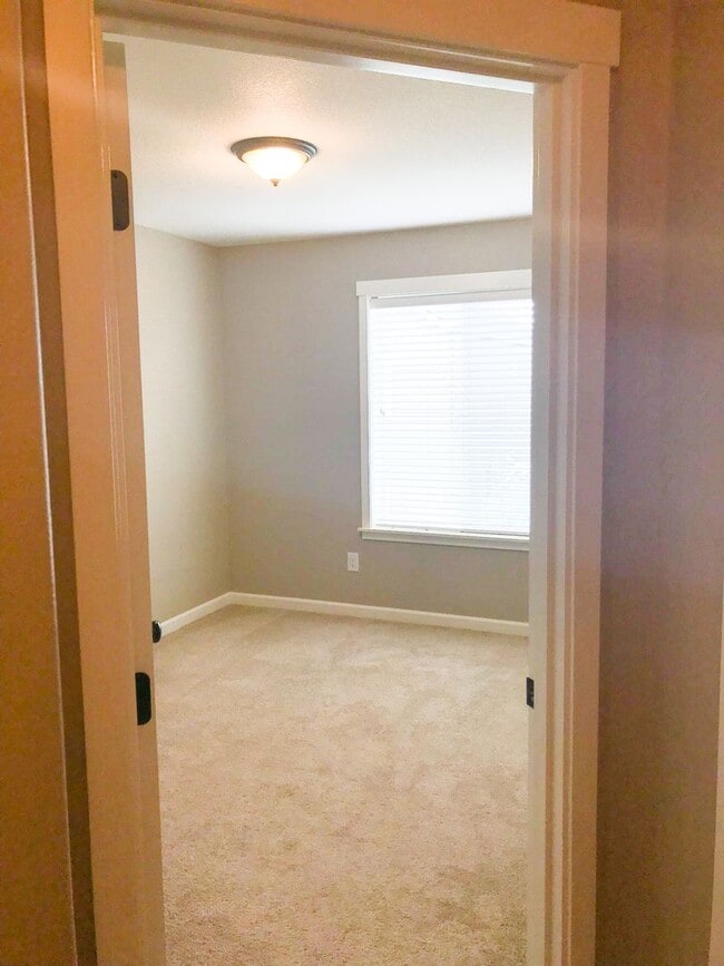 Building Photo - Woodridge - 2617A &amp; B