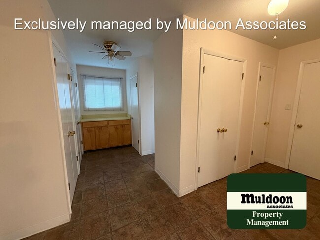 Building Photo - Very Nice Three Bedroom Home with Garage Included! in the Broadmoor Area!