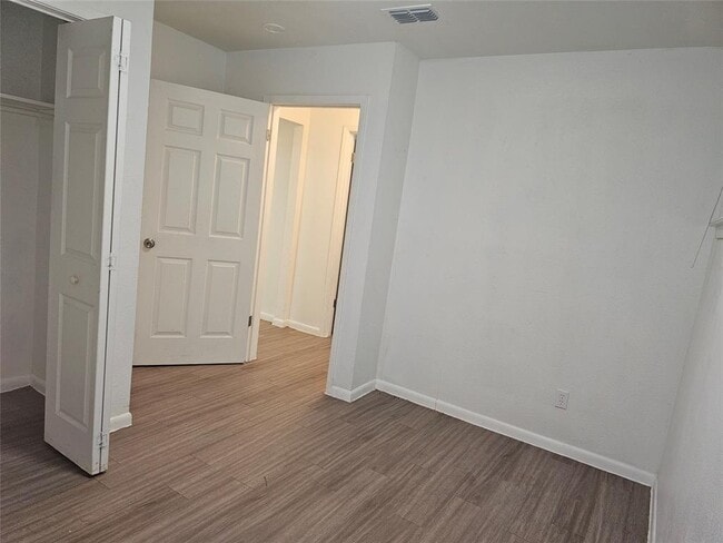 Building Photo - 7300 Bennett Ave