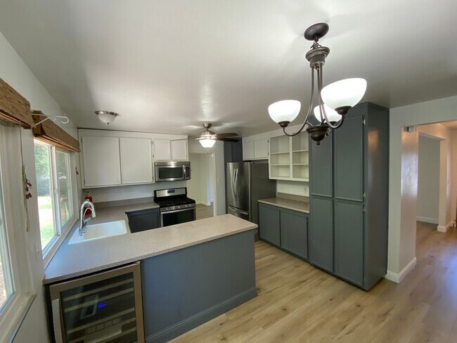 Building Photo - 649 Corte Castro